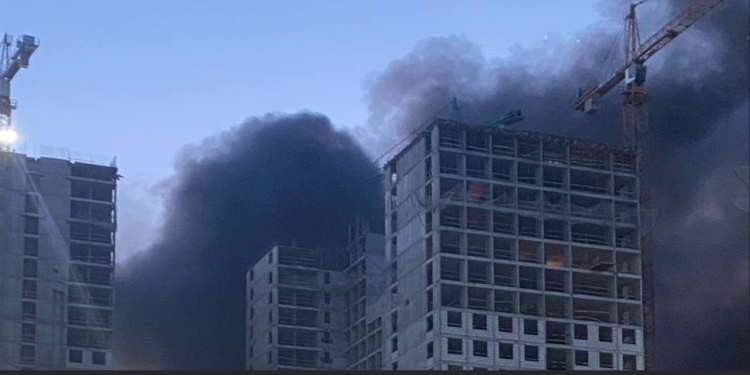 Омріяна “двіжуха” у Підмосков’ї – горять будинки через уламки, ймовірно уражений завод (ФОТО, ВІДЕО)