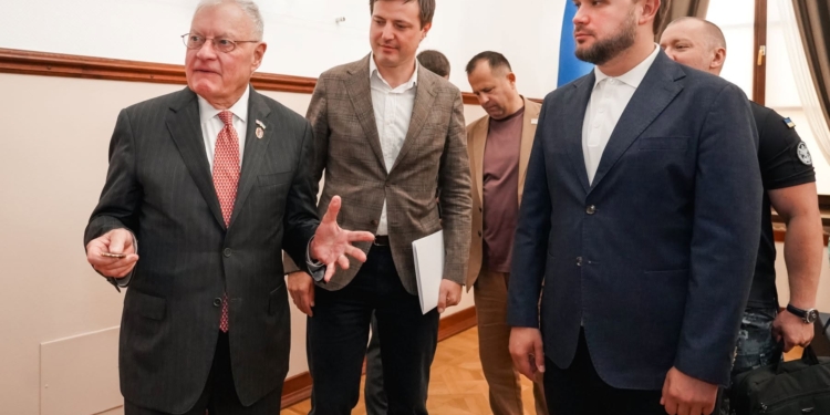 Кіт Келлог в Україні – відвідав Одеський морський торговельний порт (ФОТО)