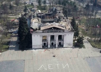 Росіянці зняли псевдодокументальний фільм «Свідки», яким хочуть переписати історію знищення Маріупольського театру, – Омбудсман