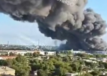 В Одесі ворожі дрони атакували 2 “Епіцентри” (ВІДЕО)