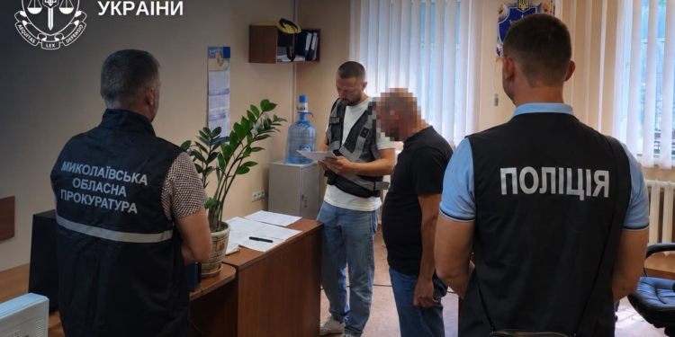 На Миколаївщині керівника лікарні підозрюють у службовій недбалості, що завдала бюджету понад 15 млн грн збитків