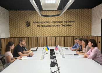 Україна просить США підтримати закупівлю обладнання для тимчасового зберігання зерна врожаю-2026 безпосередньо в господарствах