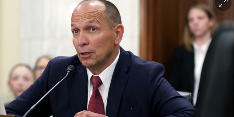 У США чиновник з команди Трампа відправив літаки гасити власне ранчо, всупереч пожежній необхідності
