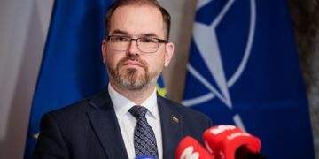 Міністр оборони Литви заявив, що знає про зміст розмови директора ЦРУ в Москві, і що США все роблять правильно