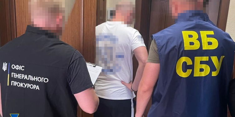 Заступник голови Хмельницької ОВА брав «відкати» за підписання контрактів з ремонту доріг – СБУ та ОГП його викрили (ВІДЕО)