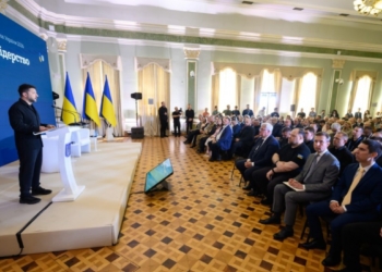 “Коли Москва не хоче, Вашингтон і Пекін можуть зробити так, щоб захотіла”, – послання Зеленського послам (ВІДЕО)