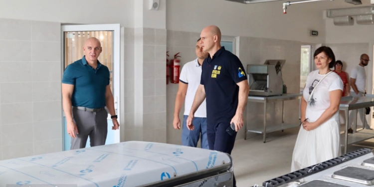 У Миколаєві Сенкевич із Решетиловим перевірили готовність шкіл до нового навчального року (ФОТО)