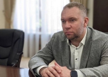 Взяли під варту ексдержсекретаря МЗС, якого звинувачують у розкраданні міжнародної допомоги на початку війни