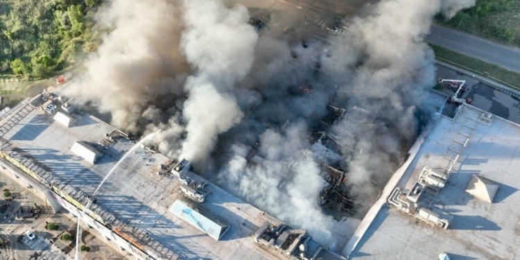 У Кривому Розі 14 загиблих і понад 100 постраждалих після російської атаки