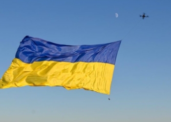 Величезний Державний прапор замайорів над Чорним морем (ФОТО, ВІДЕО)