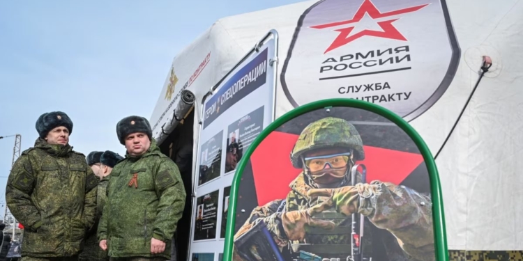 Стало відомо, як у РФ вербують добровольців, запит – 500 тис.