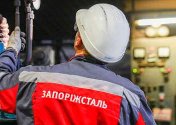 “Запоріжсталь” повністю зупинено – вночі ракета там вбила 7 людей, багато поранених, значні руйнування