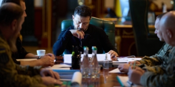 Зеленський з Драпатим і Хмарою обговорили кадри і майбутні мідлстрайки (ФОТО)