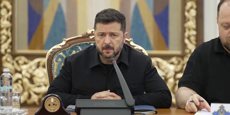 Зеленський не виключає, що скорочення поставок антибалістики – примус України до зговірливості (ВІДЕО)
