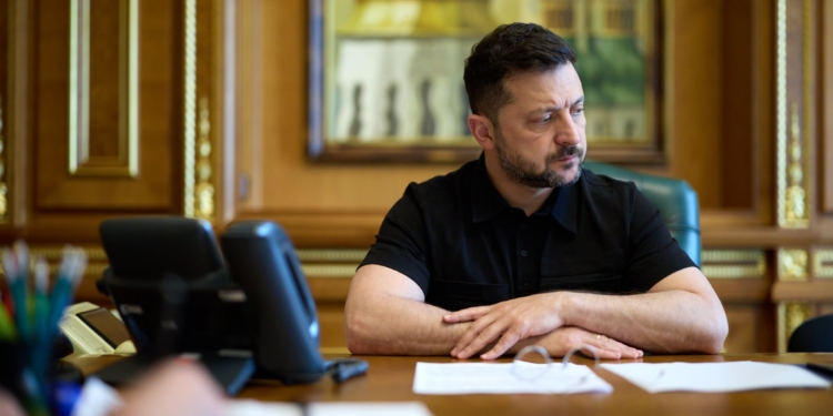 У міноборони дефіцит у $27 млрд, бо в першій половині року були перевитрати, – Зеленський