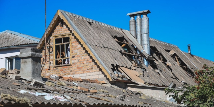 Внаслідок атаки на Миколаїв пошкоджено 15 будинків, ще один будинок повністю зруйновано – мер (ФОТО)