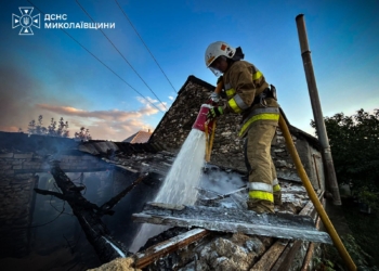 За минулу добу на Миколаївщині ліквідували 9 пожеж, на одній із них постраждала жінка (ФОТО)