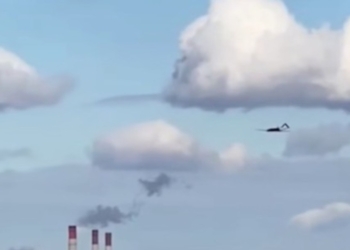 Сили оборони відпрацювали по НПЗ на Рязанщині, в Татарстані та Пермі, по базах ударних дронів на Курщині (ВІДЕО)