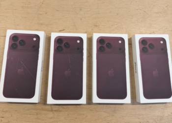 «Розпаковка» не за планом: на кордоні вилучили вісім нових iPhone 18 Pro Max (ФОТО)