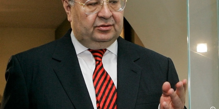 Франція приєдналася до Словаччини з вимогою виключити російського олігарха Усманова зі списку санкцій – ЗМІ