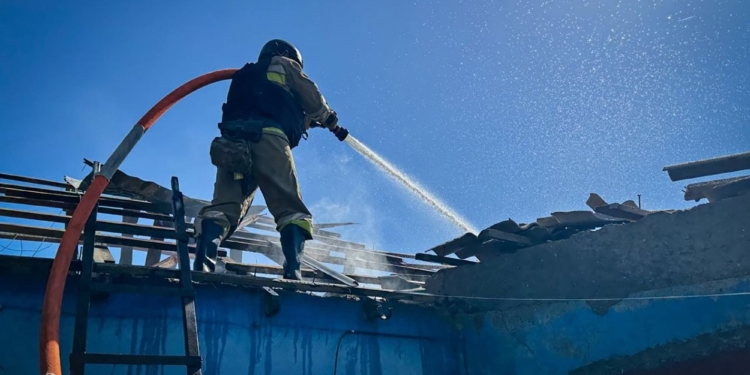 Із 21 пожежі на Миколаївщині за добу 4 спалахнули через ворожі обстріли (ФОТО)