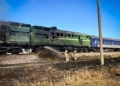 Рятувальники Миколаївщини показали ліквідацію наслідків дронового удару рашистів по поїзду (ФОТО)