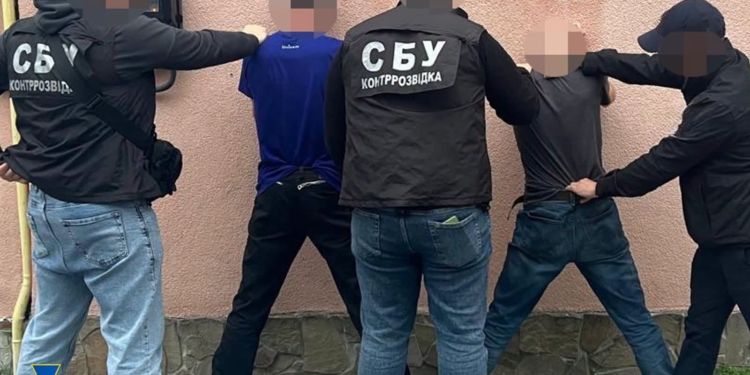 СБУ та Нацполіція затримали фігурантів, які 17 вересня підірвали вибухівку біля ТЦК у Миколаєві на Львівщині