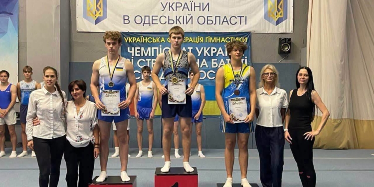 Тимофій Петрик з Миколаєва здобув дві бронзові нагороди чемпіонату України зі стрибків на батуті (ФОТО)