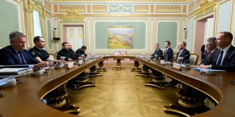 Сьогодні очікується зустріч представників Україні, РФ та США (ОНОВЛЕНО)
