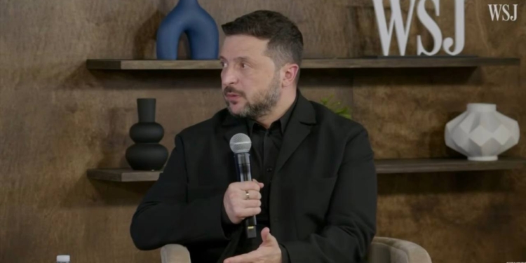 “Дрон залітає у вікно і чекає, а коли приходять люди, атакує. Такими технологіями ділиться Китай з РФ”, – Зеленський (ВІДЕО)