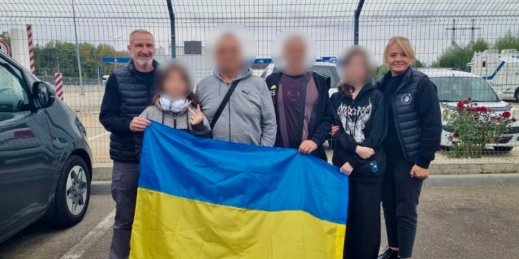 Ще 21 українця вдалося повернути з окупації (ФОТО)