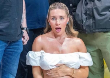 Модель OnlyFans продала ім’я новонародженого сина за £1,2 млн