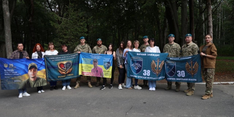 У Миколаєві привітали захисників, які повернулися з російського полону (ФОТО)