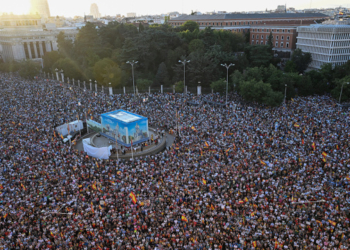 В Іспанії масові протести через мігрантів і проти “лакейського уряду” (ФОТО, ВІДЕО)