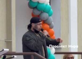 «Чтобы весь мир говорил на русском, изучайте устройство автомата Калашникова» – 1 вересня “у скрєпній” (ВІДЕО)