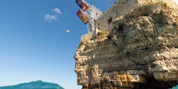 Український хайдайвер Пригоров переміг у фіналі Red Bull Cliff Diving 2026, стрибнувши з 27-метрової скелі (ФОТО, ВІДЕО)