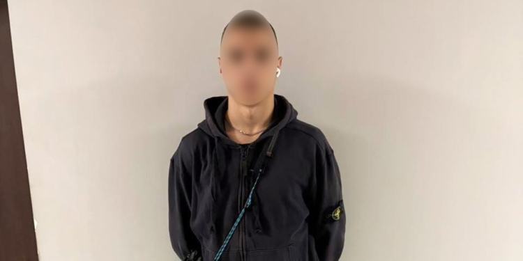Через словесний конфлікт у Миколаєві 18-річний завдав кілька ударів ножем чоловіку з ментальними порушеннями (ФОТО)