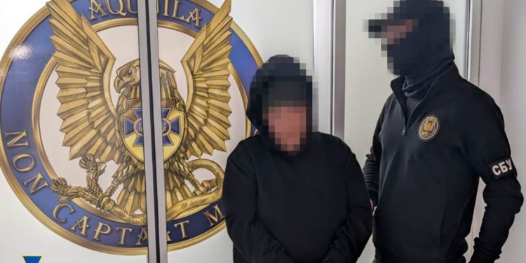 СБУ затримала у Києві кілерку ФСБ, яка готувала замах на російського опозиціонера (ФОТО)