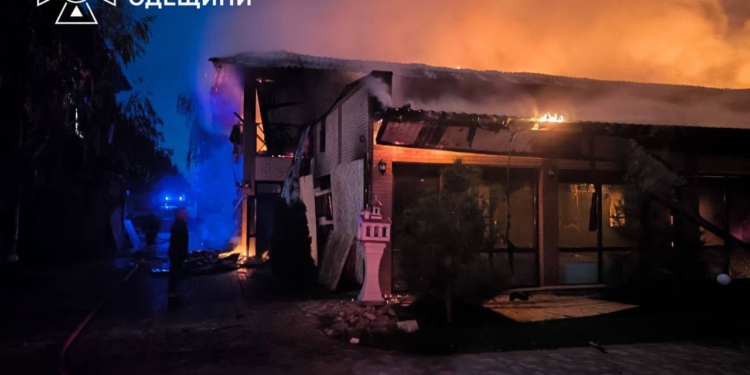 Зеленський просить ЄС ввести додаткові санкції проти РФ через обстріли цивільних (ФОТО)
