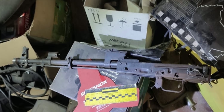 На Миколаївщині поліцейські приїхали через сімейну сварку, а поїхали з вилученими боєприпасами (ФОТО)