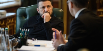 В Україні запровадять жовтий та червоний рівні повітряної тривоги – Зеленський
