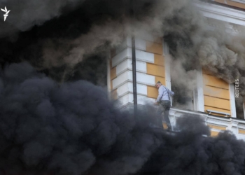 З’явилося відео прямого попадання в Академію наук, Безугла написала, що так їй і треба (ВІДЕО)