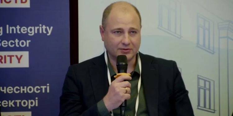Т.в.о керівника Державної податкової служби призначено Юрія Конюшенка. Хто це