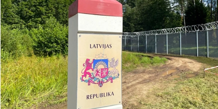 Небезпечні навчання – у Латвії поранені 4 італійців, у Казахстані на Каспії 14 військових загинули