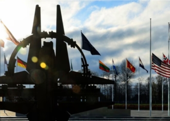Сікорський оприлюднив дані розвідки про плани Путіна в Європі на “щось велике”