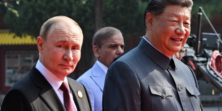 Путін подарував Китаю з початку війни $27 млрд – на знижках на нафту