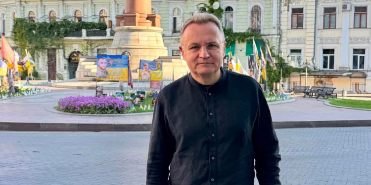 Мер Львова Садовий знову знайшов у себе прослушку – тепер в авто. Каже, халтурна робота (ВІДЕО)