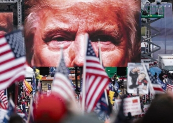 Рейтинг Трампа впав нижче рейтинга Байдена