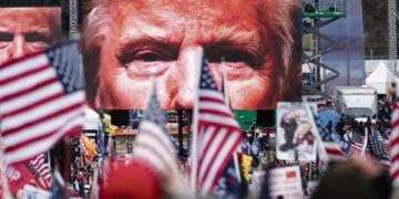 Рейтинг Трампа впав нижче рейтинга Байдена