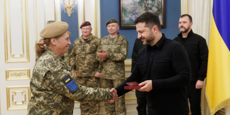 Президент України нагородив військову медикиню 123-ї Обр БпС Катерину Таран орденом «За мужність» ІІІ ступеня (ФОТО)